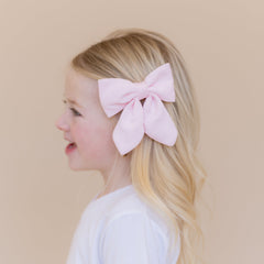 Medium Alligator Clip Bow in Sakura