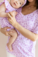 Women's Oversized V-Neck Tee in Thistle Leopard