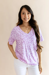 Women's Oversized V-Neck Tee in Thistle Leopard
