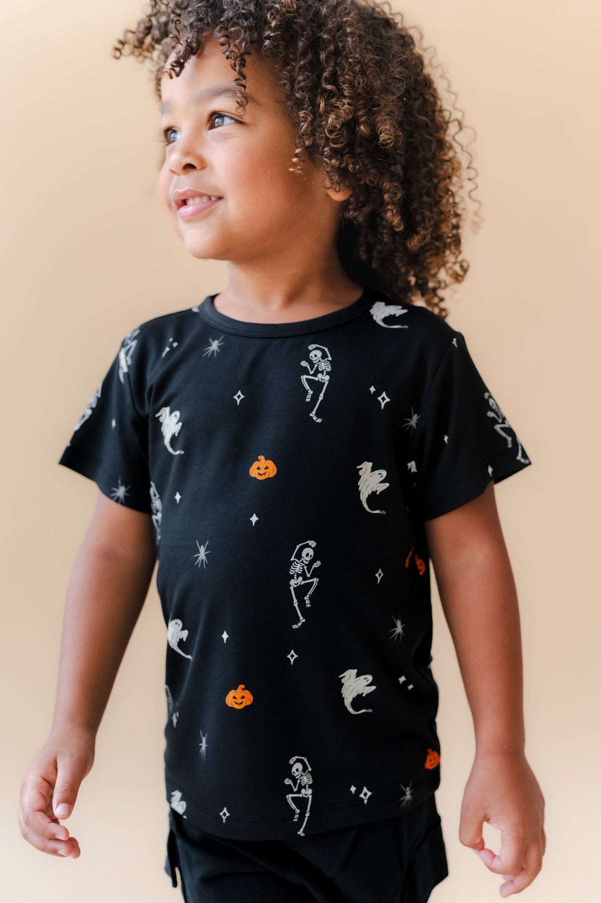 Toddler Basic Tee in Halloween Friends