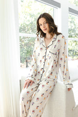 Long-Sleeved Women's Pajama Set in Mickey Mouse & Friends