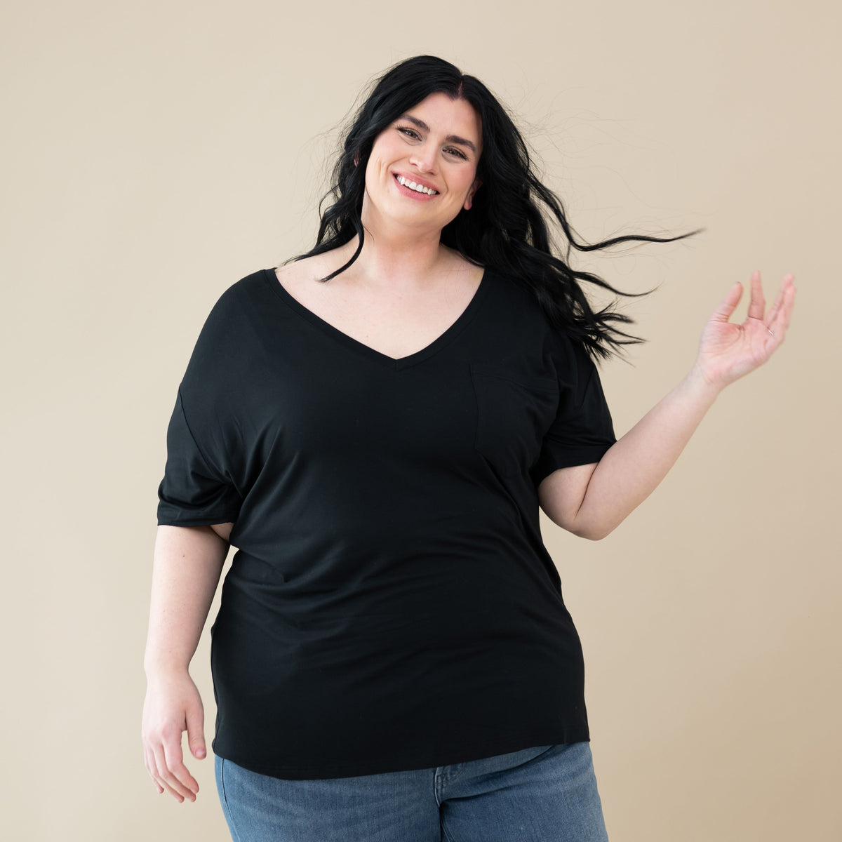Women's Oversized V-Neck Tee in Midnight