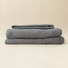 Fitted Sheet with Pillowcases in Charcoal